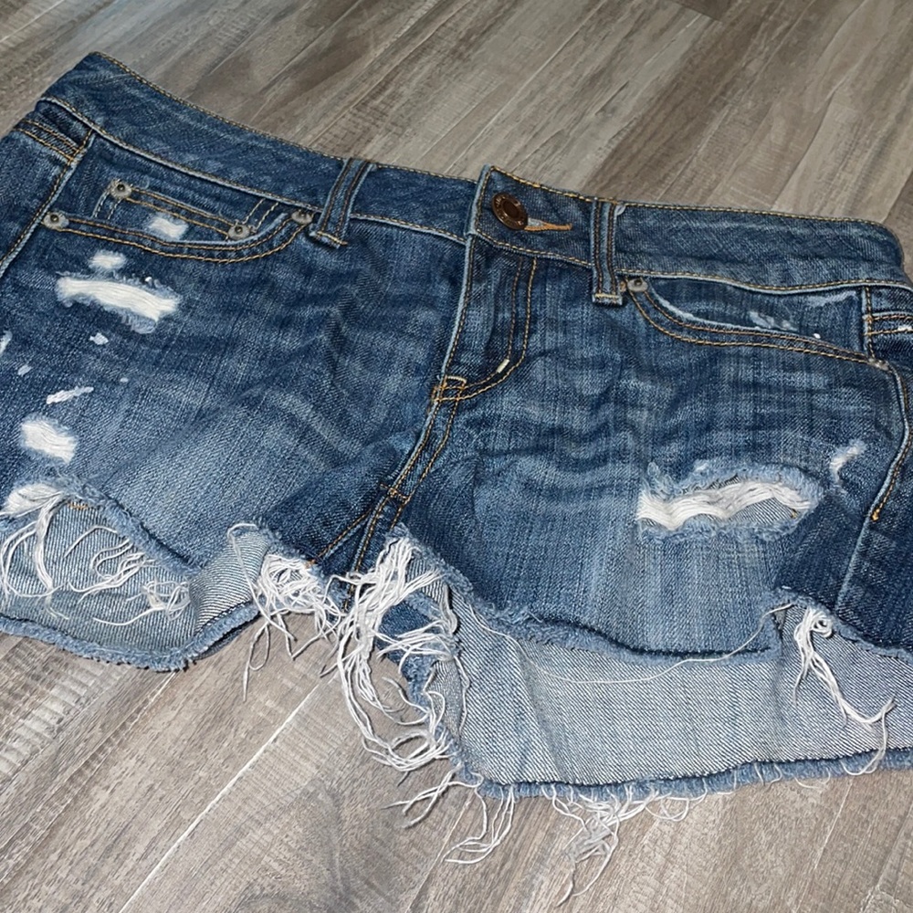 American Eagle size for ripped jeans shorts